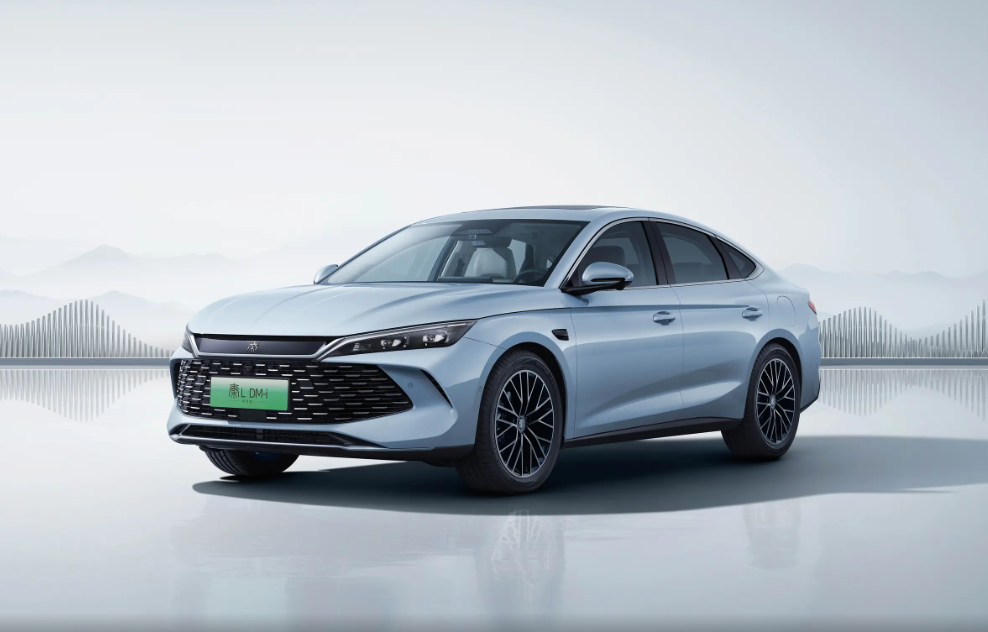 BYD Qin L DM 2025 Intelligent Driving Edition DM-i 120KM Excellence Edition